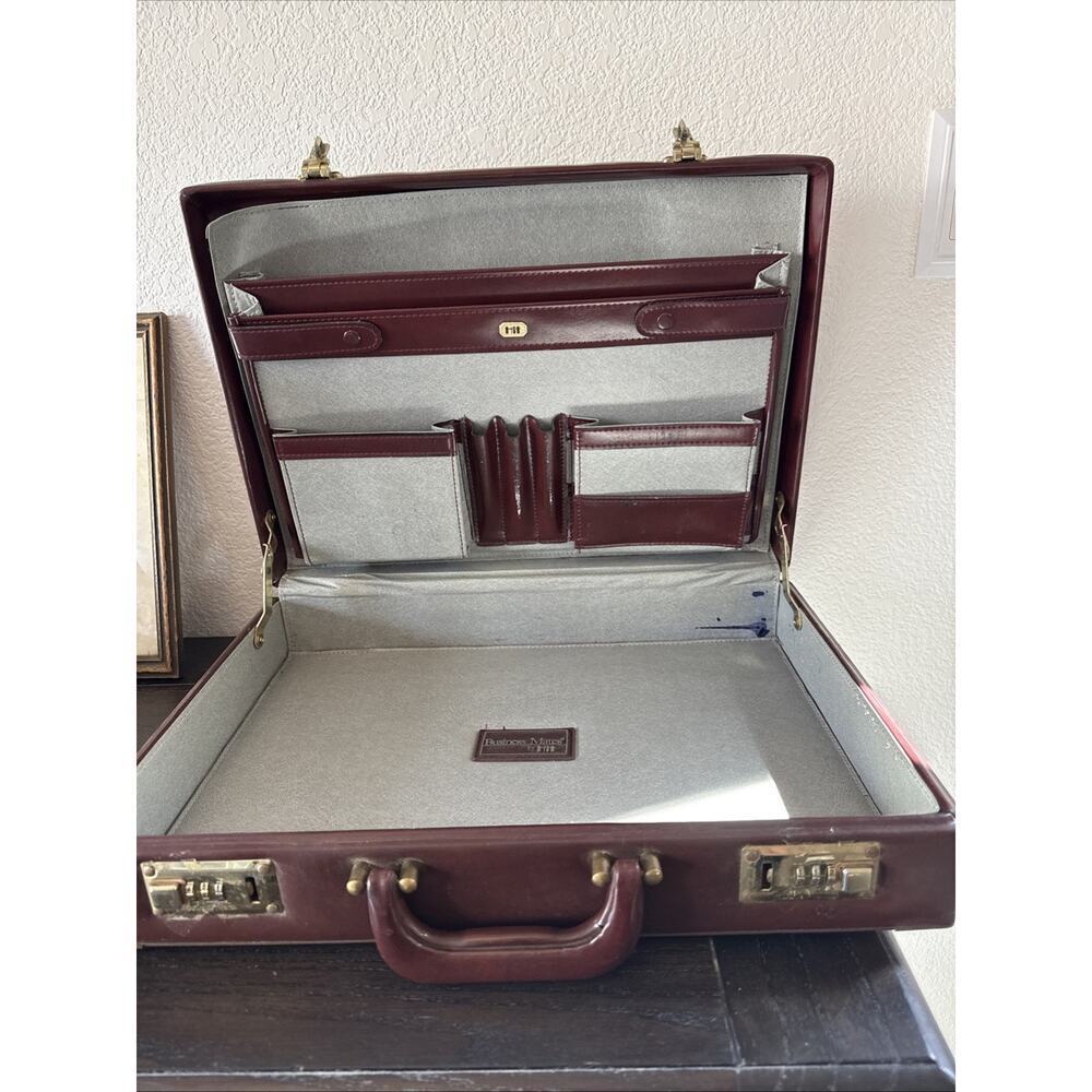 Hit Brand Vintage Briefcase Attache Case 12 x 17 1/2 Mahogany Leather